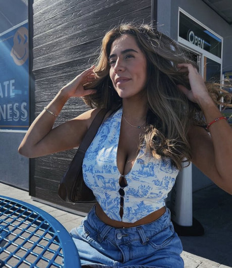 lesbian fingering onlyfans pornos img