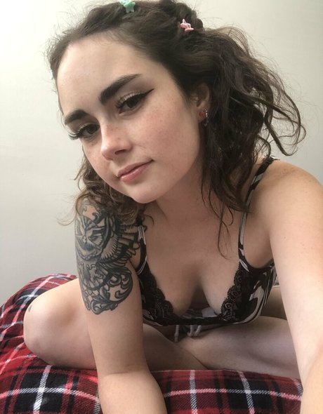 hnnnyy free actress photo