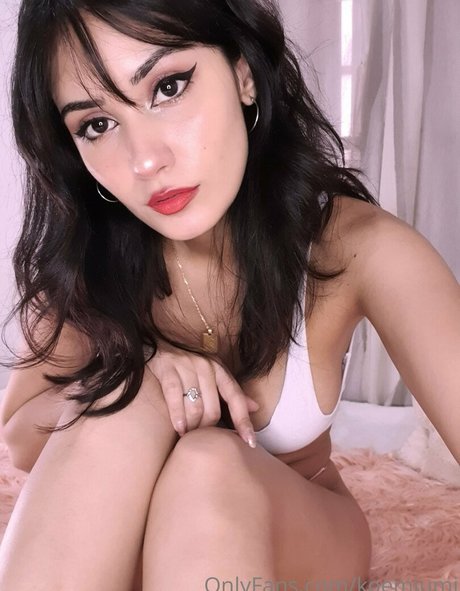 Koemiumi free pornstar photo