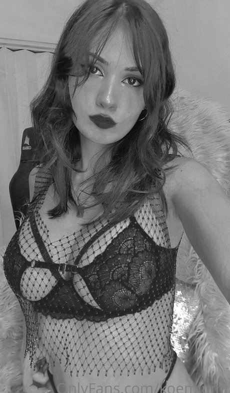 Koemiumi nice pornstar image