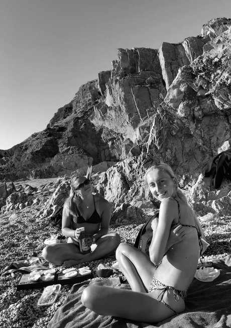 amateur mom onlyfans pornographic pic