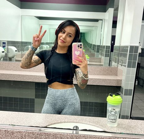 meghanelle sexy actress photos