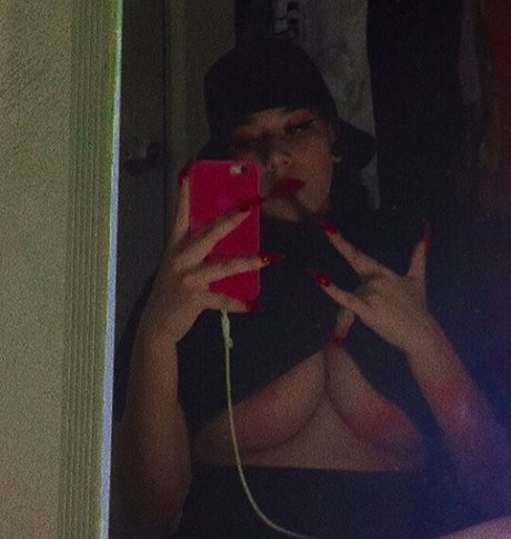 Fernanda V top model pics