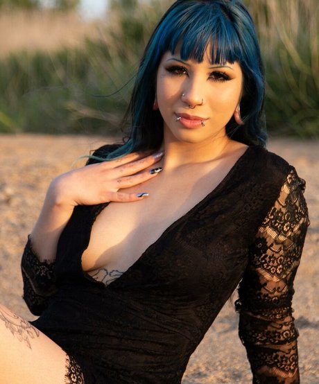 Death Heartt sexy star pics