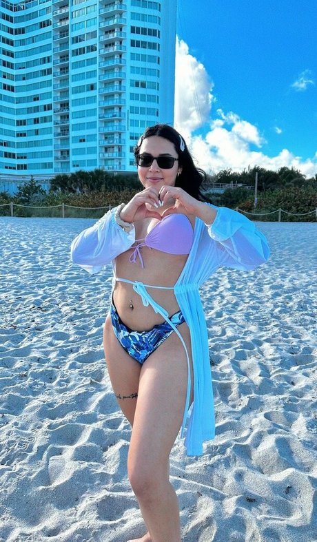 merloanii sex model picture