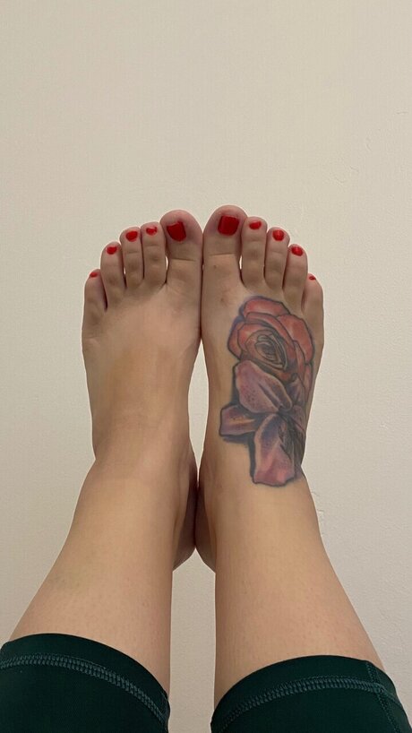 Arched Mama star exclusive pictures