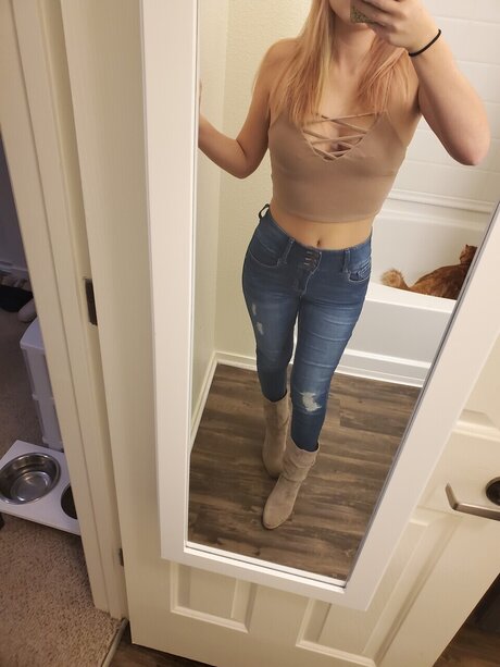 Rosebuds top actress photo