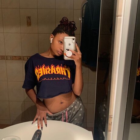 Lilly Andersson star adult pics