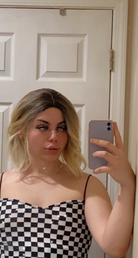 Athena Grey hot star img