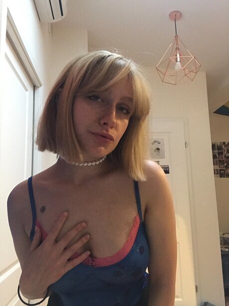 artisticbellah perfect actress photos