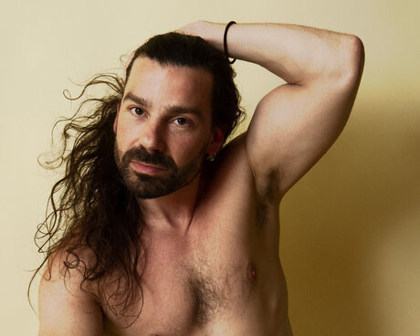 Carlos Melgar model top img