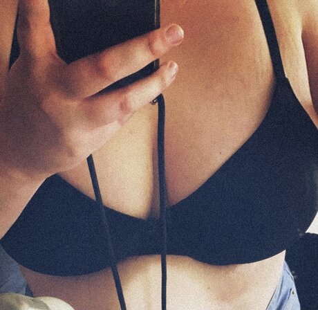 Miaubooooooobs erotic pornstar photo