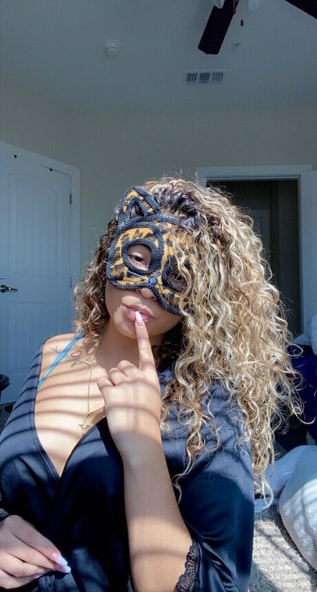 Mufasita sex model picture