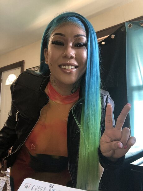 Meia Nicole pornstar sexy pictures