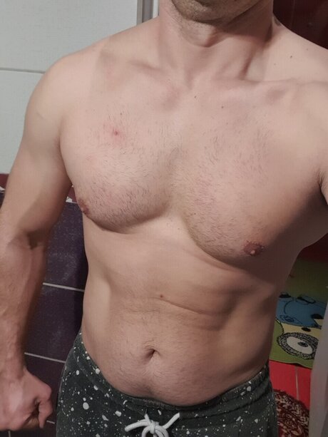 _CryptoX model nude image