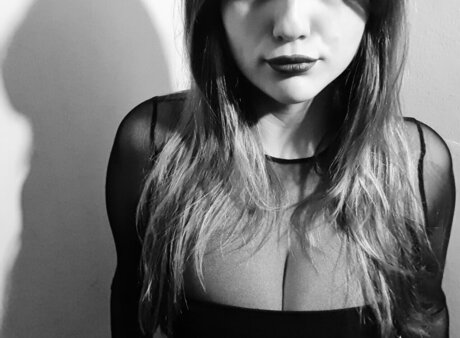 Miss Danielle free actress image