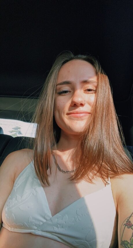 Christina Ricci exclusive pornstar images