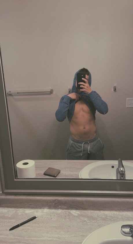 Brooksy xxx model gallery