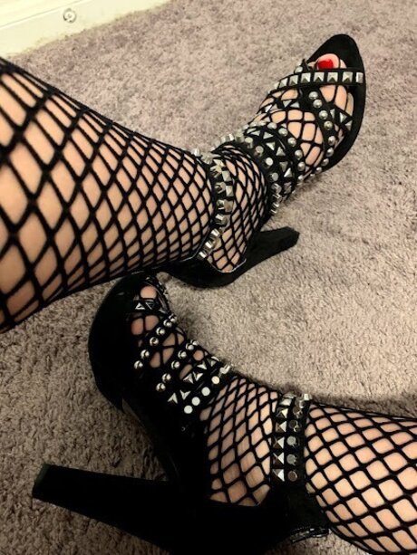 Carmilla Moon pornstar perfect pics