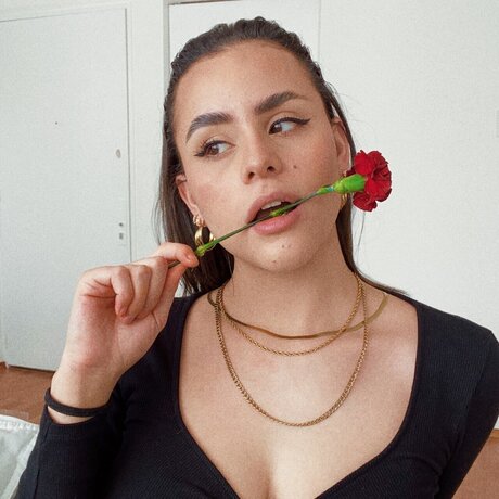 Ivana Decont star free picture