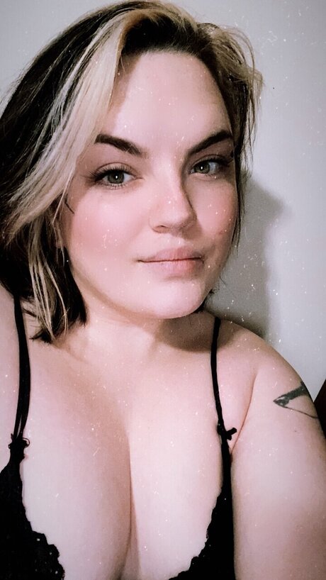 Randi Marsh hd pornstar image