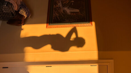 hairy legs onlyfans xxx pic