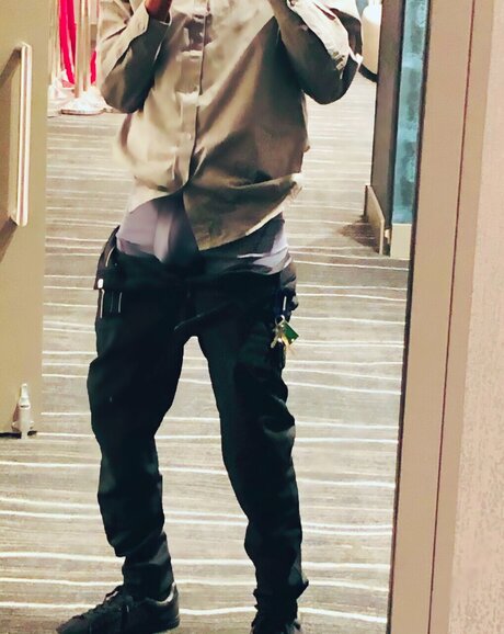 S Bob xxx model picture