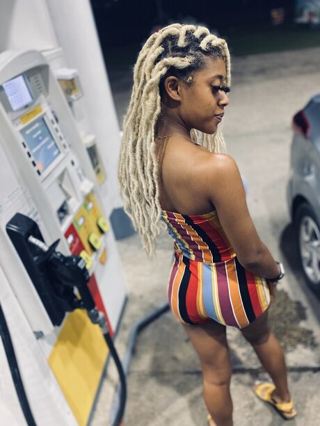 Zillionaire Experience model beautiful galleries