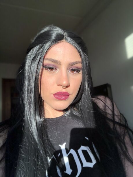 Elizabeth Jones model nude images