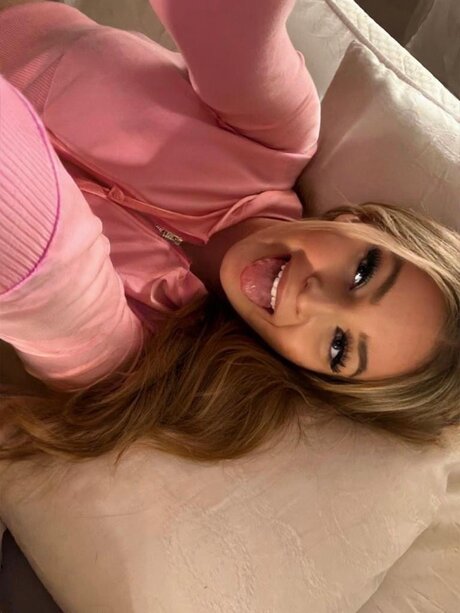 Jolieen111 pornstar pretty picture