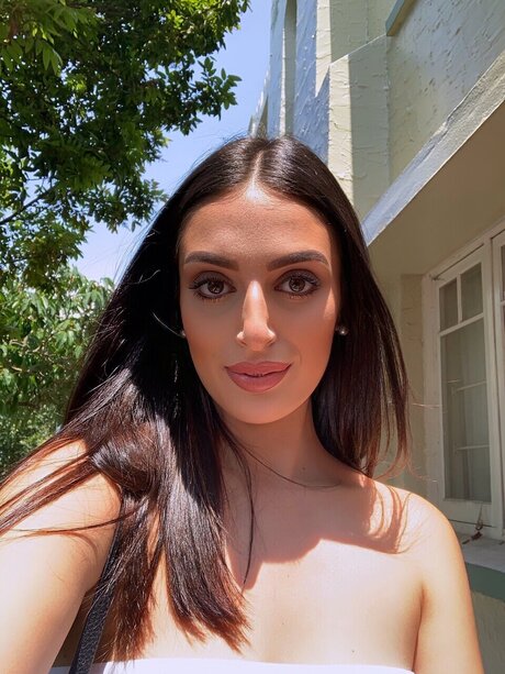 Xeni pornographic model picture