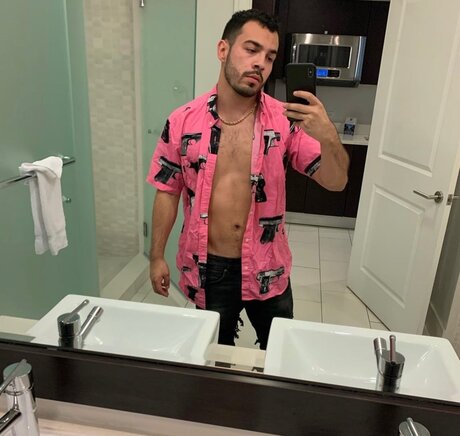 Brown eyeswhitecock hot model gallery