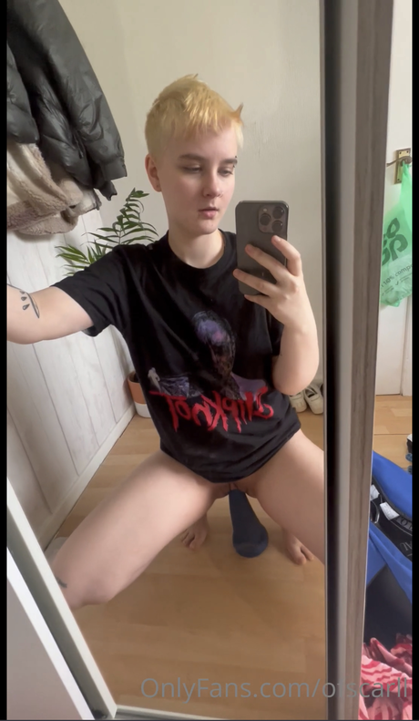 Ofscarll nude star img