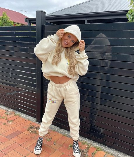 KandJbaby model erotic gallery