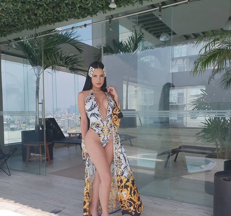 Mariell Andreina hot model photo