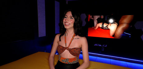 Camila Cream sexy model photo