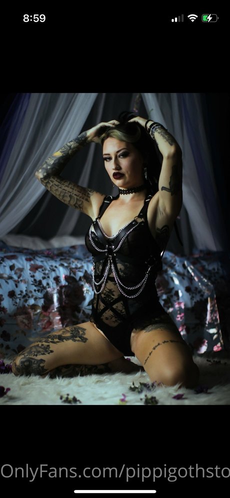 PippiGothStocking sexy actress pic