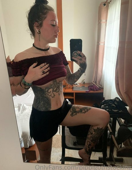 PippiGothStocking naked pornstar image