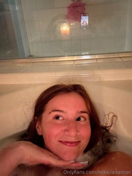 Mikaila Murphy model erotic pic