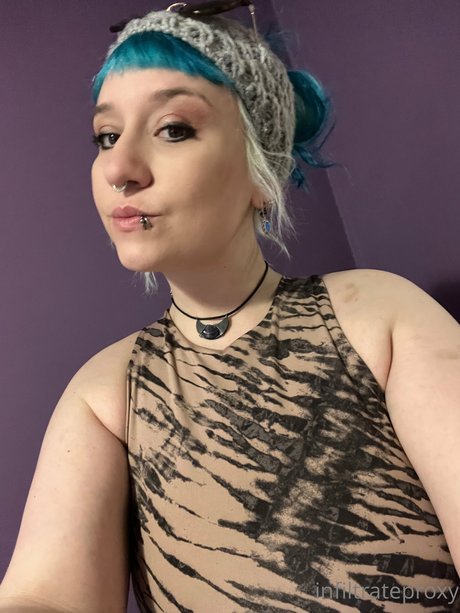 tiny onlyfans pornographic pictures