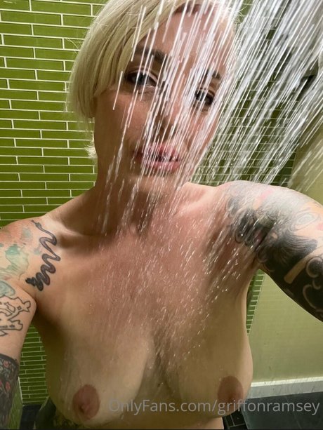 shemale cum in mouth onlyfans sexy naked gallery