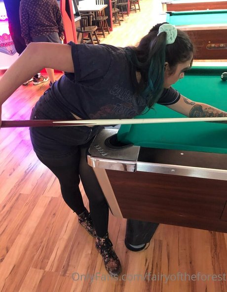 _Luna morgan art model gallery