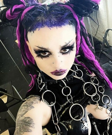 Zheani exclusive model picture