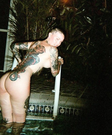 Embodoe model pretty photos