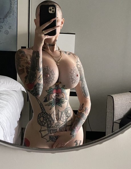 Embodoe sexy pornstar gallery