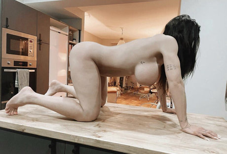 Jostewart beautiful model pics