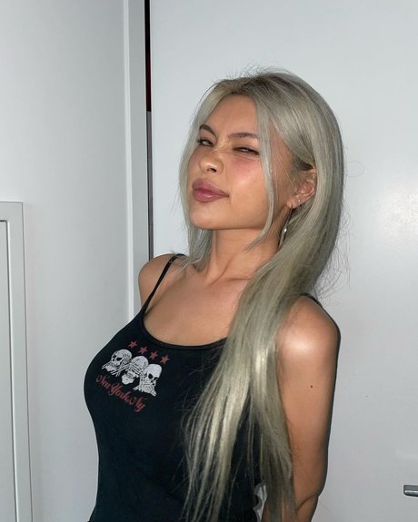 diakimeko pretty actress photo