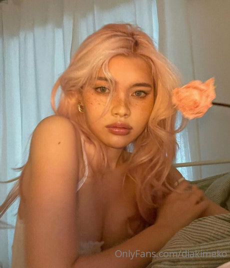 blonde secretary onlyfans art naked images