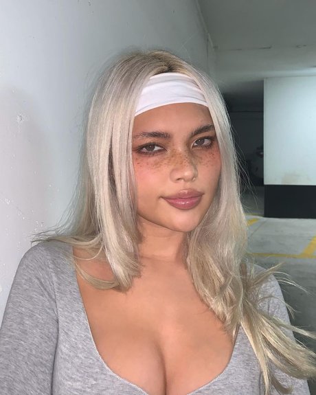 diakimeko model sexy img