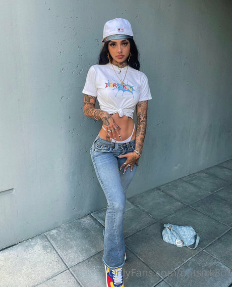 Notsick3_ erotic actress photos